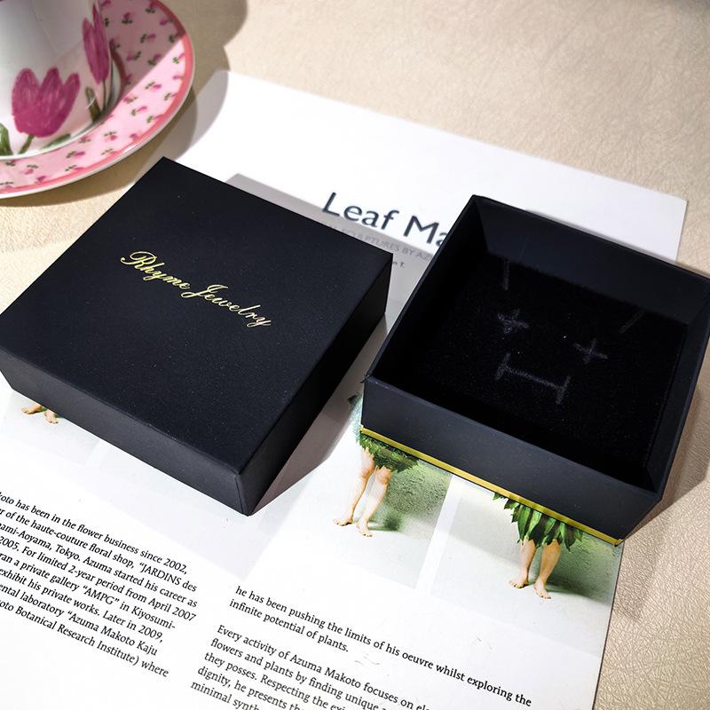 

Natural Kraft Paper Jewelry Box for Earrings & Necklaces - Flower Design