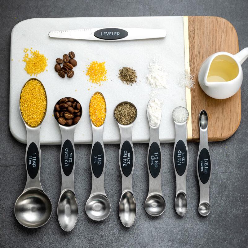 

Zhi Shi Colorful 8-Piece Stainless Steel Measuring Spoon Set