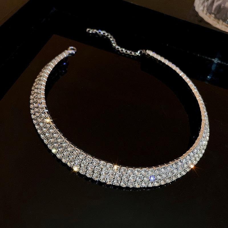 Teardrop Heart Pendant Rhinestone Choker - Elegant Women's Necklace