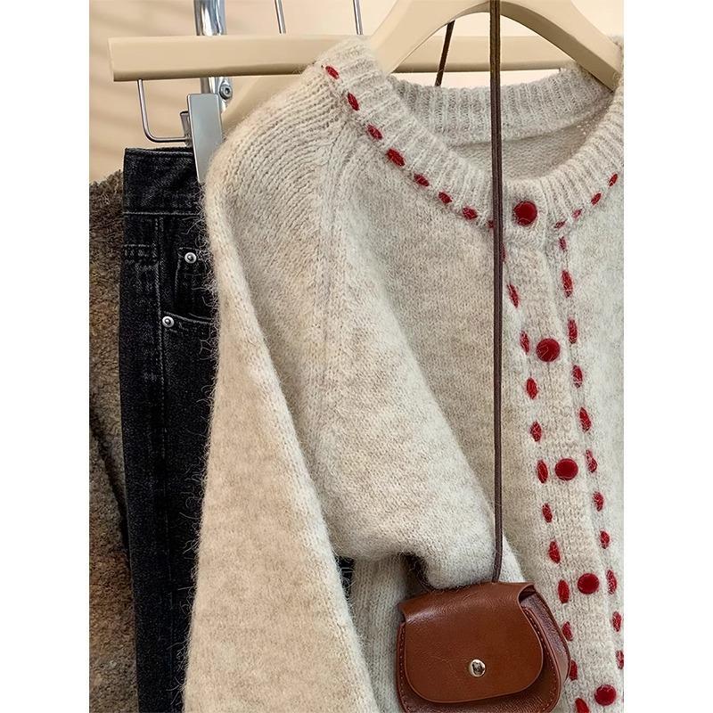 Süßer, weicher und wachsartiger Strickcardigan mit Rundhalsausschnitt für Damen im Herbst, neues Design, lässiger Pullover für Damen zum Tragen draußen