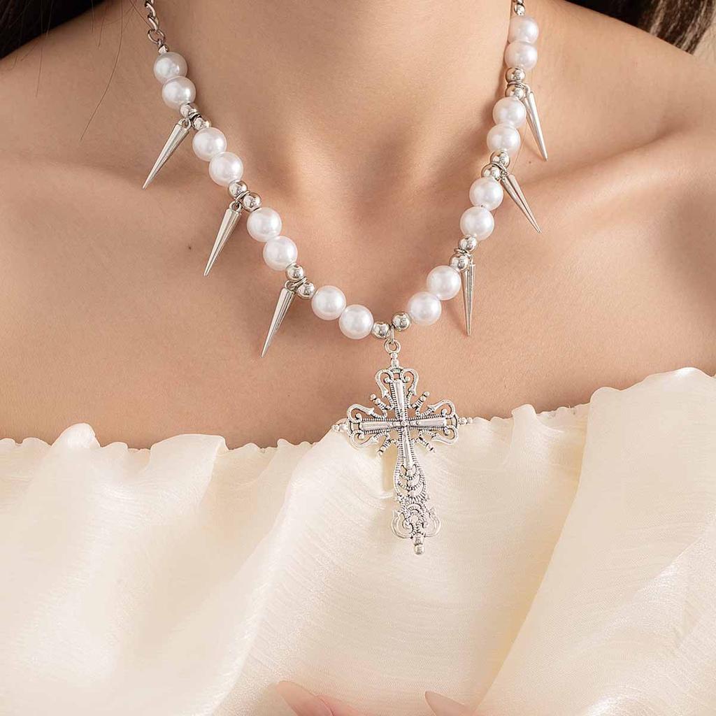 Sweet Cool Punk Style Necklace Retro Cross Rivet Pearl Beaded Collarbone Chain Niche Design Personalized Item Decoration