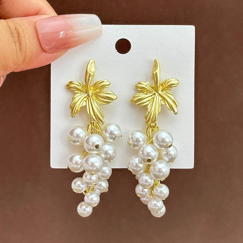 Vineyard French Pearl Tassel Earrings - Retro Luxury Design