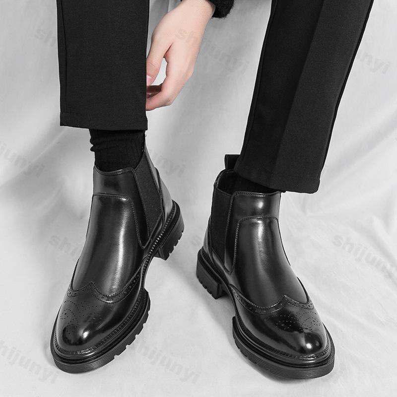 Fashion Men Boots New High Top Solid Color Round Head Carved Business Casual Men Boots British Style PU Leather Boots Large Size 38-46