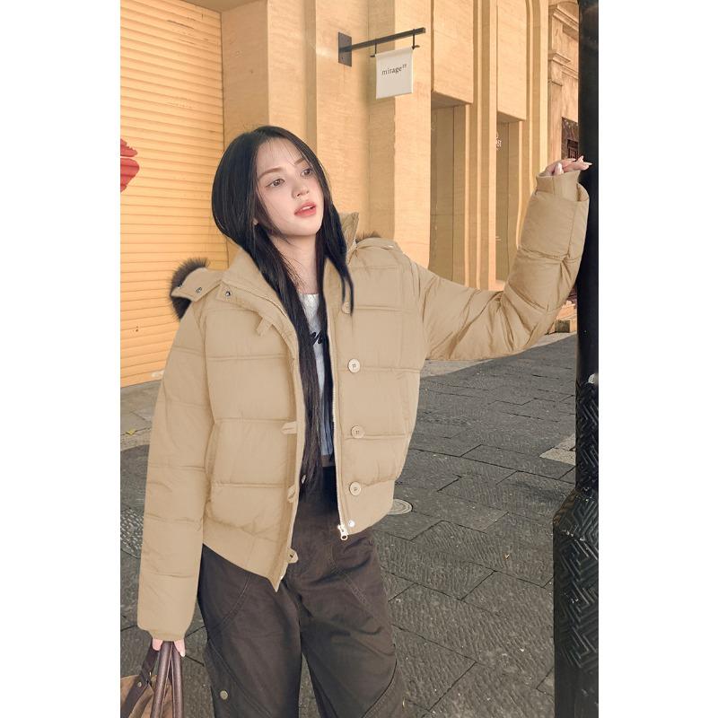 Winterjacke mit großer Pelzkapuze, kurz, daunen-wattiert, für Damen, die schlank und warm aussehen möchten, kleine wattierte Jacke