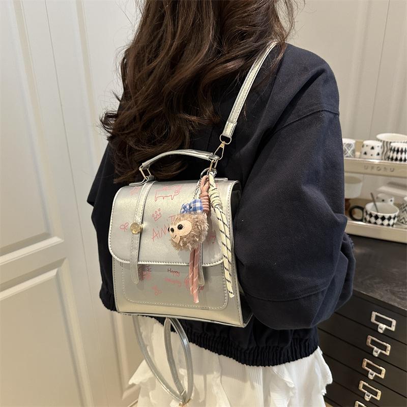 Schoolbag retro texture fashionable women's 1011 new summer leisure commuting backpack niche design multi-functional messenger bag