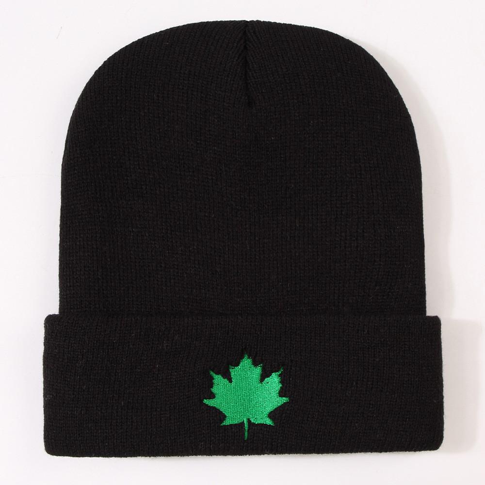 Ladies' Fashion Maple Leaf Embroidery Knit Hat Warm Windproof Winter Beanie