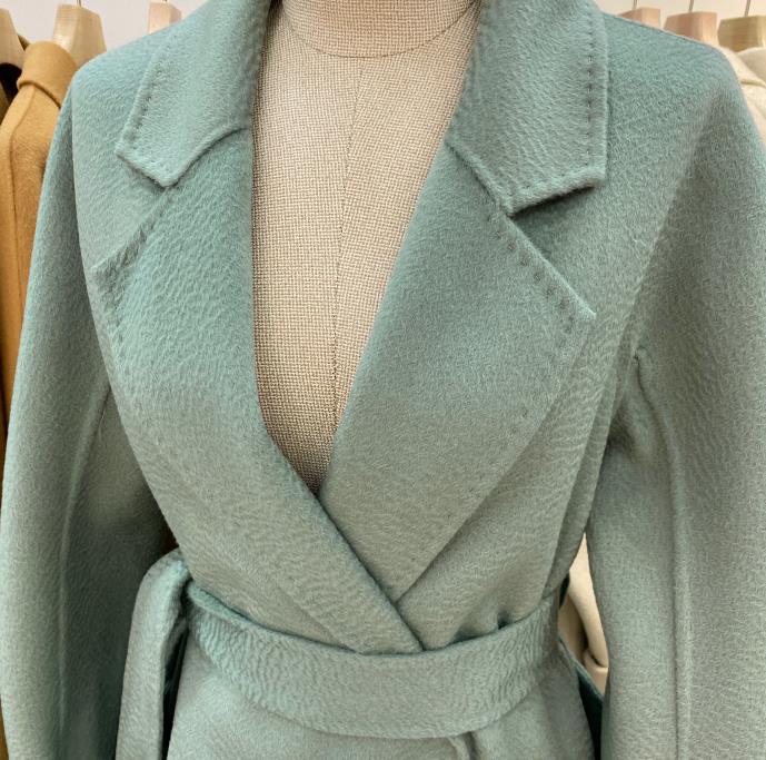 Max Family Style 2023 Women's Extra Long Wool Coat in New Water Ripple Design