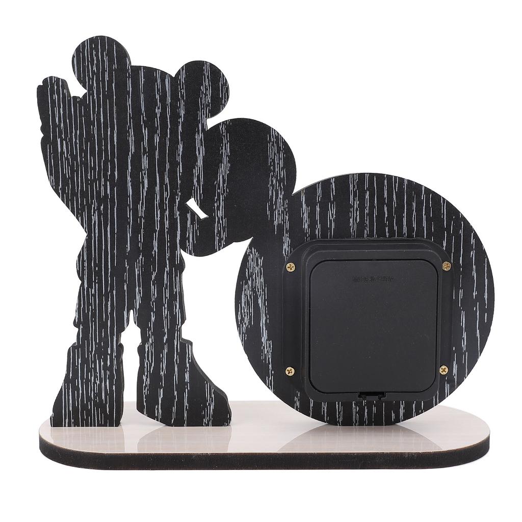 Space Man Desk Clock Decorative Cartoon Desktop Ornament Quiet Clock for Bedroom Study Office