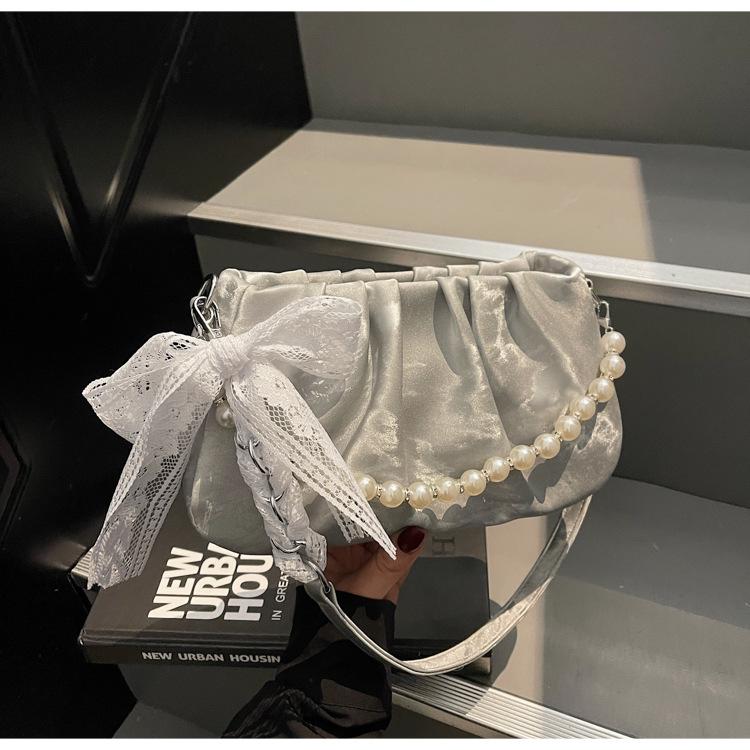 

Niche design bag women s 2025 new pleated cloud underarm bag trendy fit single shoulder oblique span bag handbag серебряный