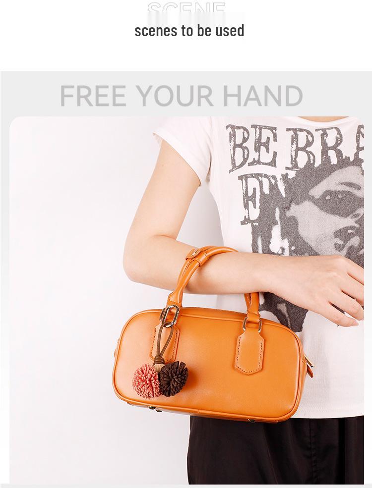 Portachiavi e Ciondolo per Borsa con Nappa a Forma di Palla di Bacca di Bayberry in Stile Zhang Yuanying