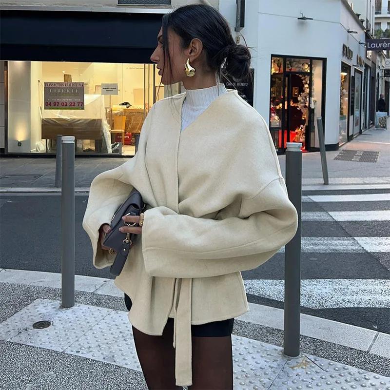 Lockerer Fleecemantel mit Schnürung und Geschenkgürtel für Damen, V-Ausschnitt, langärmelige Jacke, verdickte warme Freizeit-Oberbekleidung für den Pendelverkehr, Herbst/Winter, neue Mode