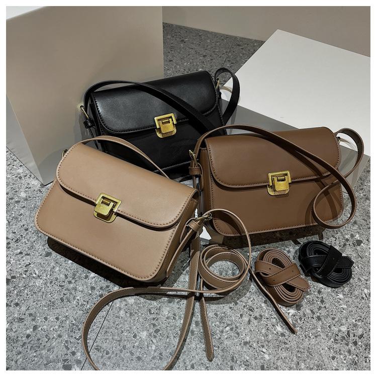Temperament Versatile Women's Bag, Stylish and Simple Design Shoulder Messenger Bag Women's Retro Shoulder Small Square Bag