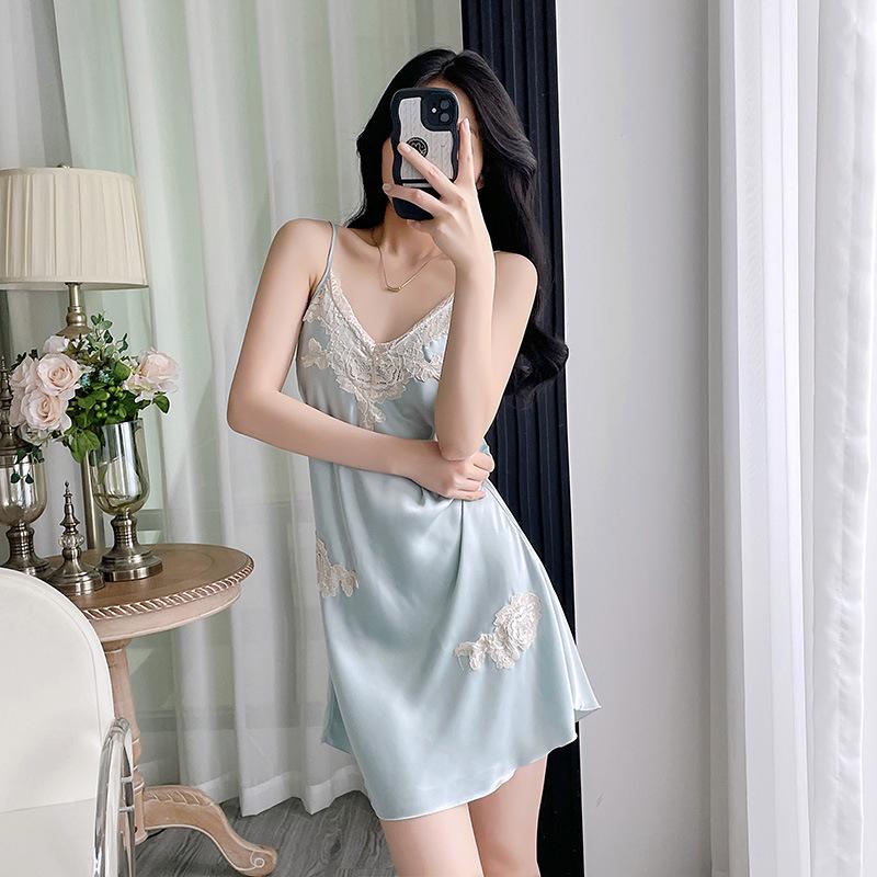 2025 Women's Pure Desire Ice Silk Robe with Lace Trim & Spaghetti Straps, Solid Color, Simple, Chest-Padded Homewear