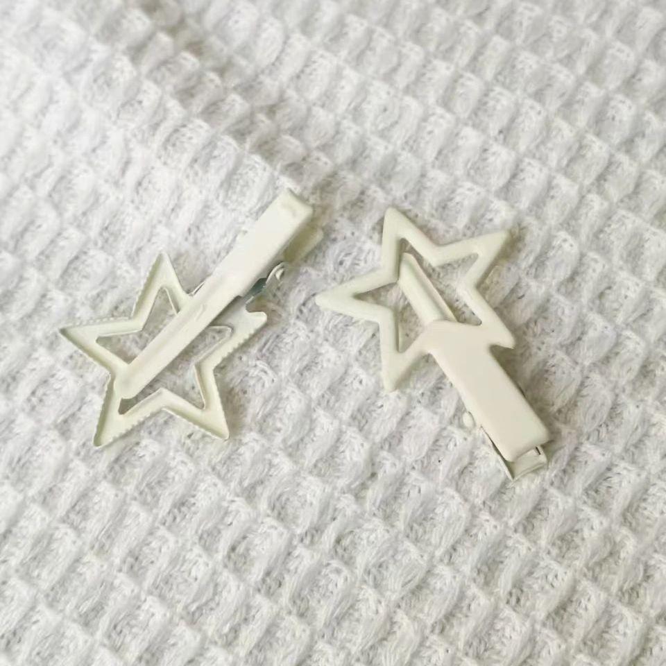 

2 Pcs Women s Beige Hollow Star Hair Clips And Accessories Suitable For Daily Use With Bangs