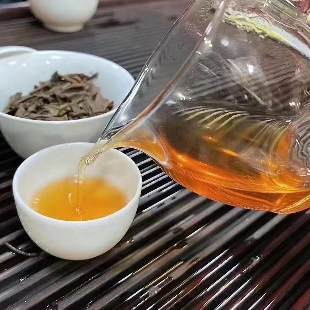 Puer Raw Tea 357g Yiwu Wild Herbal Energy Cake for Adults
