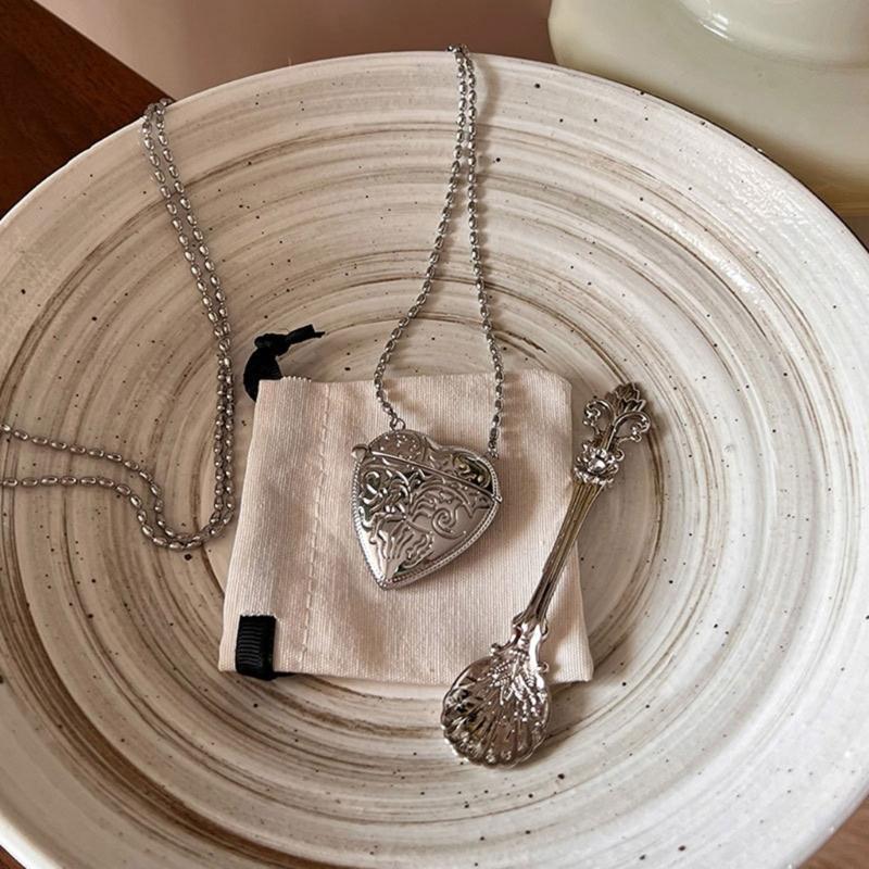 Trendig Lång Kedja Axelväska Kärlekshjärta Formad Hänge Halsband Justerbar Längd Choker Smycken för Modeälskare