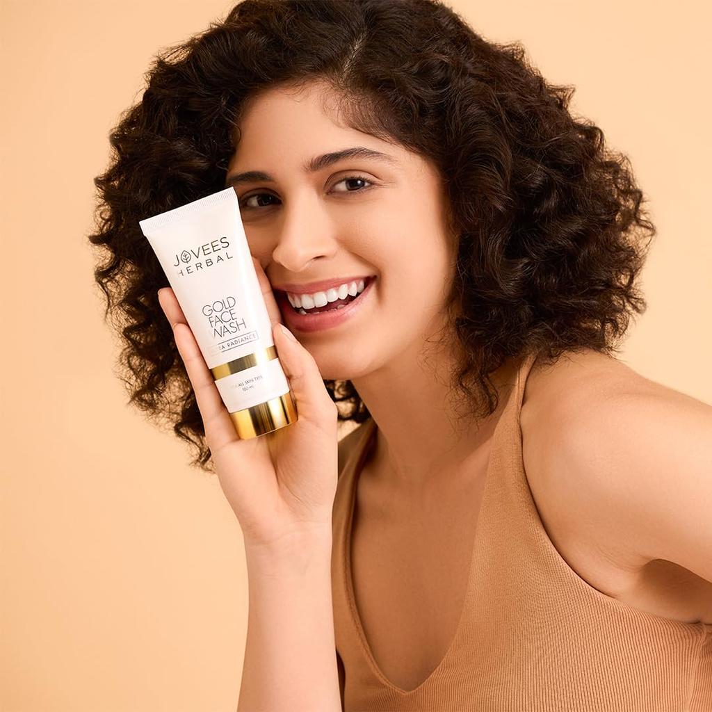 Jovees Herbal Ultra Radiance Gold Face Wash 100ml | Brightening Cleanser For Dark Spots, Glowing Skin & Hydration | Daily Gentle Face Wash
