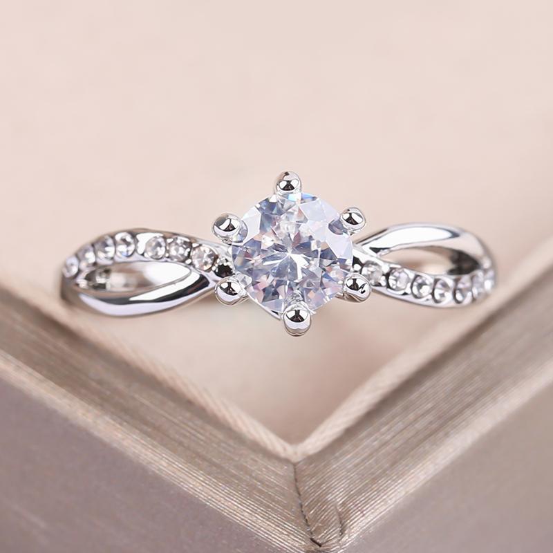Classic Fashion Wedding Rings for Women Elegant Luxury Encrusted Zirconia Engagement High Quality Wedding Party Zircon Gifts