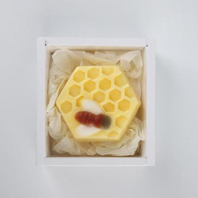 Bee Premium Handmade Soap Handmade Sebum Moisture Replenishment
