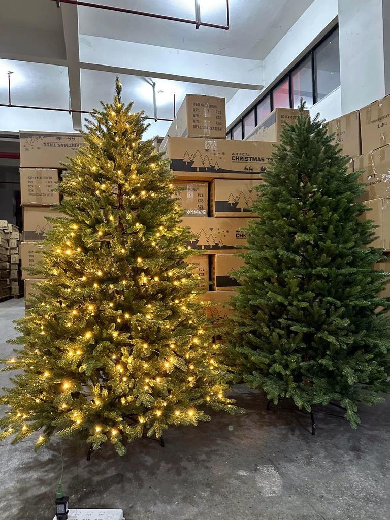 Luxurious Dense Artificial Christmas Tree with Lights - Secure, High-End Design Available Now