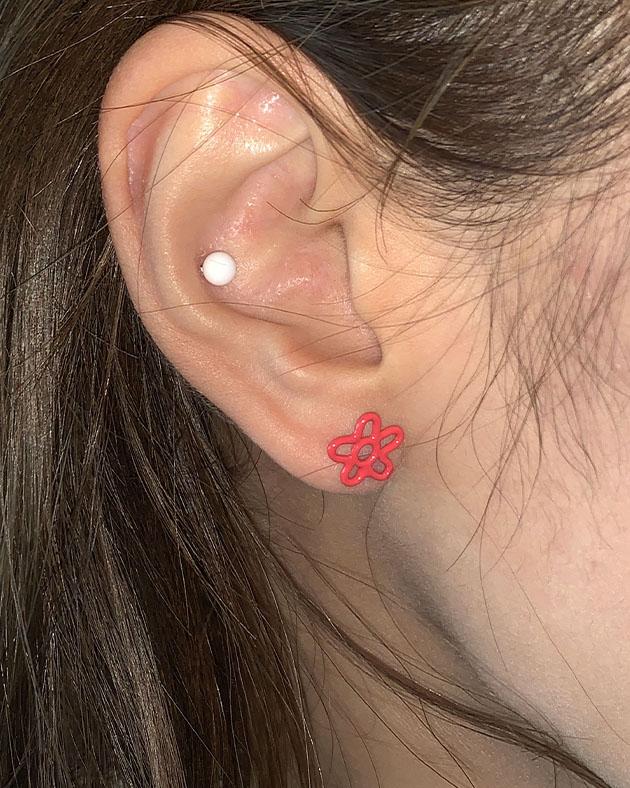 It Doesn'T Matter Rainbow Doodle Piercing (Red)