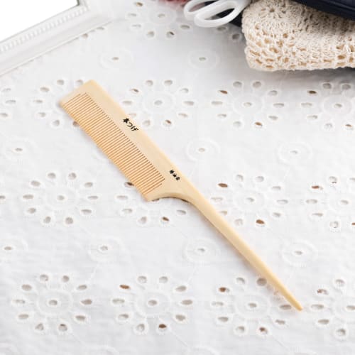 Kai Brand Boxwood Comb