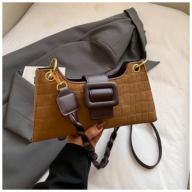 

French underarm bag women s 2025 popular new trendy fashion crossbody bag one-shoulder baguette bag high-end commuter bag коричневый