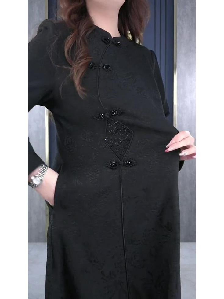 2025 Modern Chinese Style Plus Size Cheongsam with Stand Collar - Elegant, Loose, Slimming, Popular for Moms