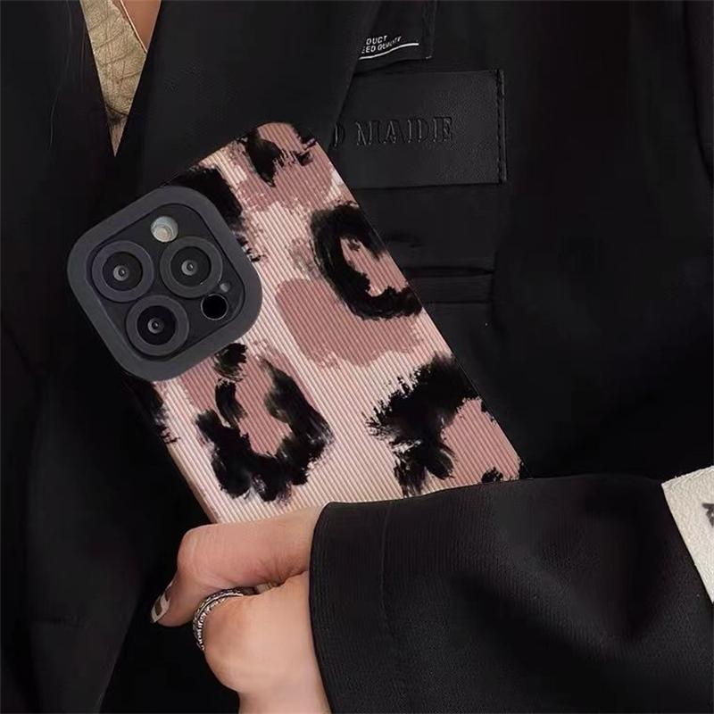 Vintage Leopard Love Kiss Print Case For iPhone 17 Air 13 12 11 14 15 Pro Max Mini 16 Plus Soft Silicone Shockproof Full Cover