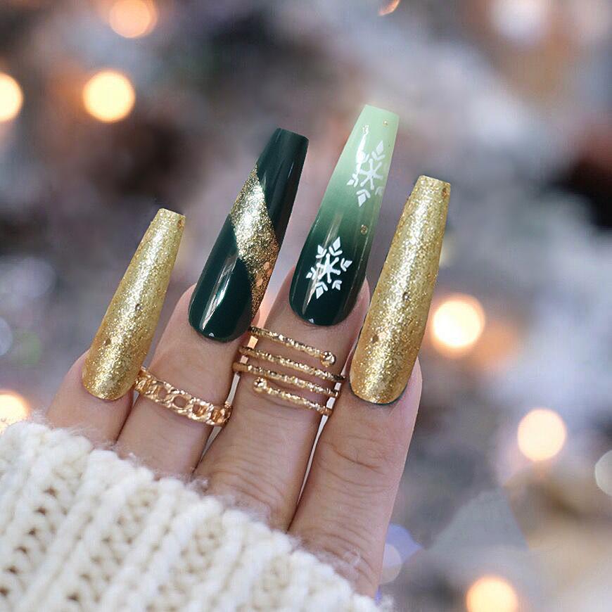 

WM-03 Forest Snowflake Long T-shirt Nail Art Stickers - Christmas Color Wearable False Nail Tips