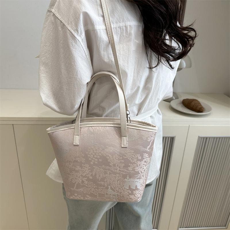 Hot-selling Bags Women's Bags 2025 New New Chinese Versatile Shoulder Messenger Bags Lightweight Small Satchel Women's Bags