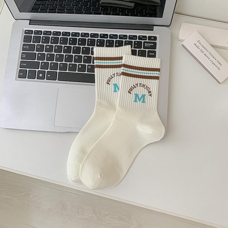 Female Spring and Autumn Tide Is Boneless All Match Movement White Tube Socks