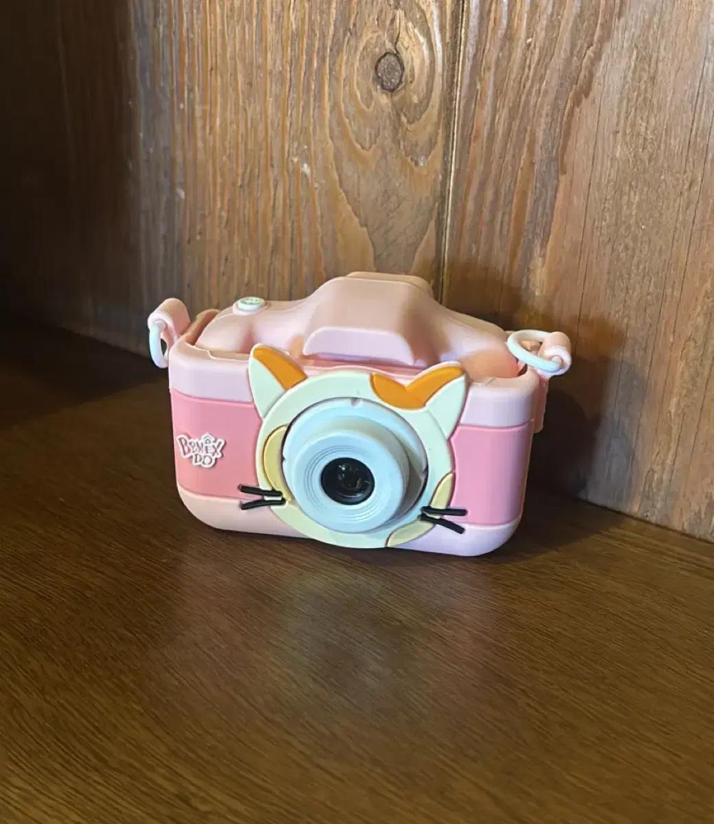 

BOYNEXTDOOR Bonek and Punek Catpie Cameras for Sale Used