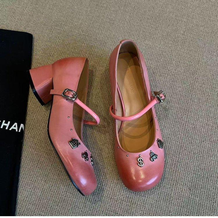 New one-word buckle with shallow mouth versatile Mary Jane single shoes round head rivets thick heel grandma shoes small leather shoes women