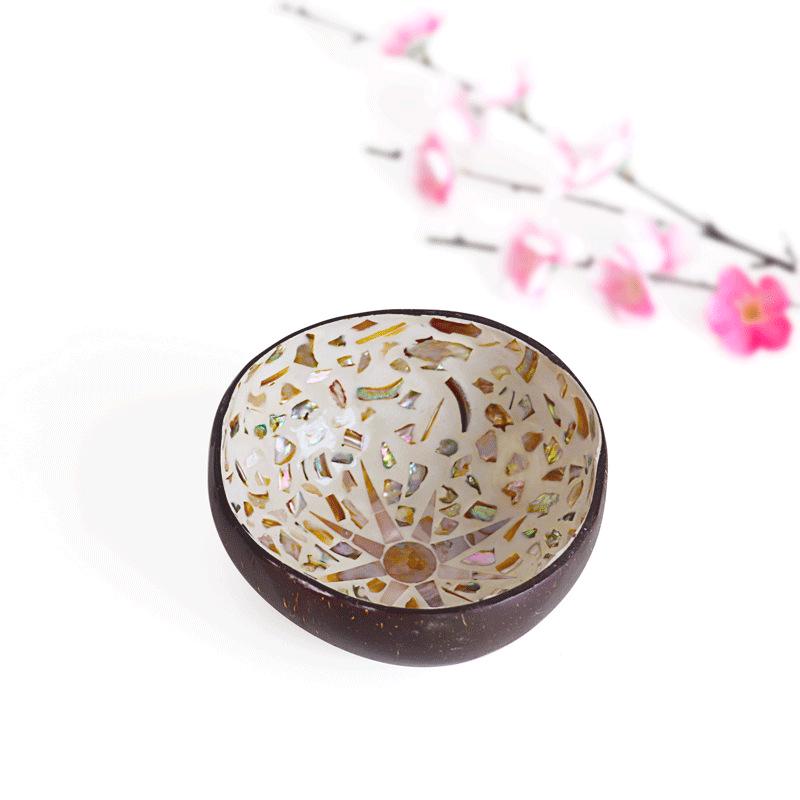 Ručně malovaná miska z kokosové skořápky: Design mušle pro úložný prostor na klíče ve vstupní hale nebo pro servírování salátu