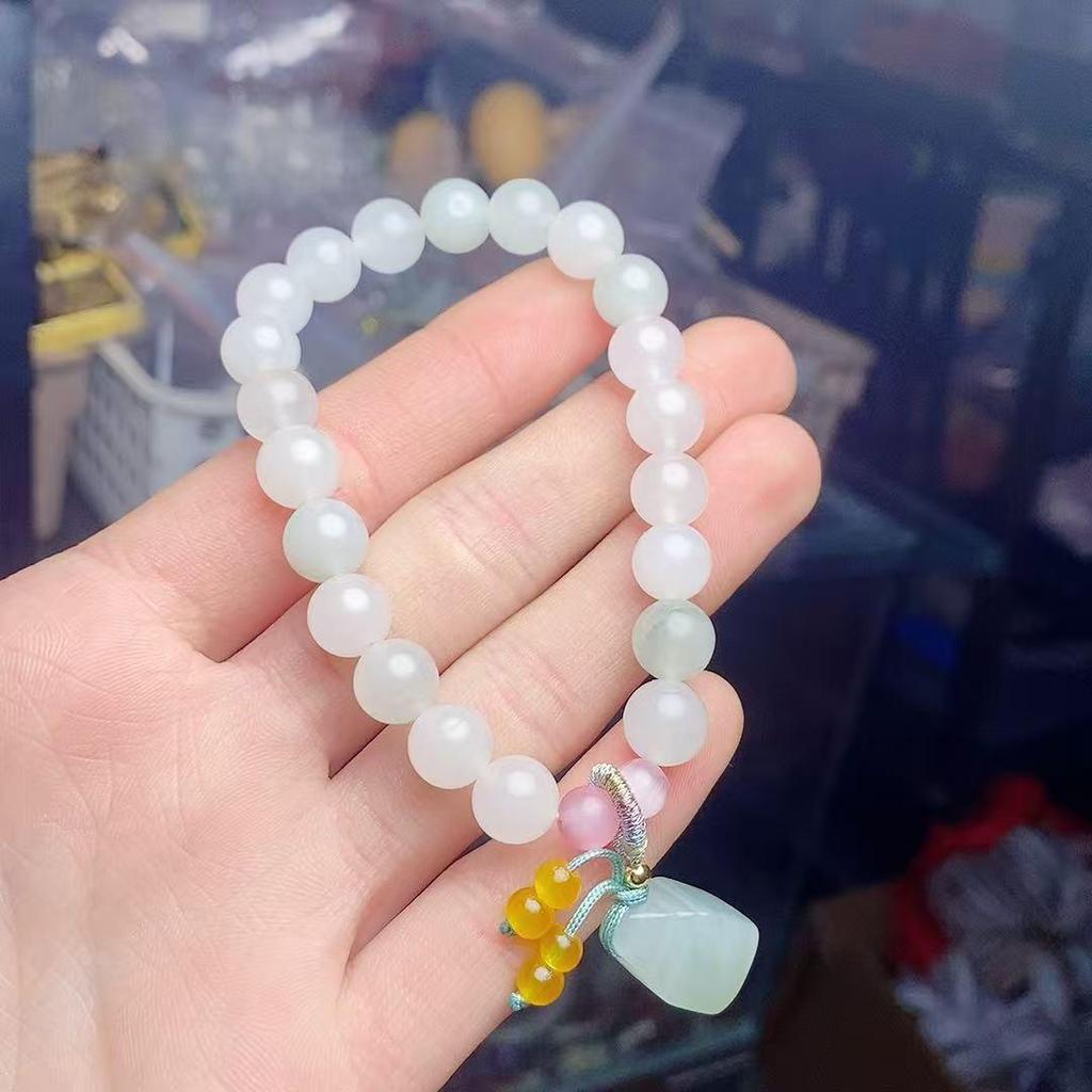 Tianshan Jade Wish-Fulfilling Ruyi Bracelet: Elegant, Unique Design for Women.
