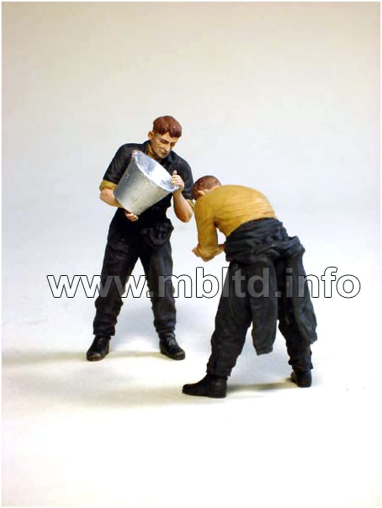 Master Box 1/35 Scale Soviet Tank Crew Resting Scene 1943-1945 Plastic Model Kit (4 Figures) MB35035