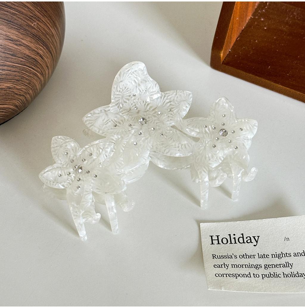 

Элегантный цветочный дизайн Большая заколка-краб для волос из премиального ацетата и сверкающими стразами для женщин White10.3cm