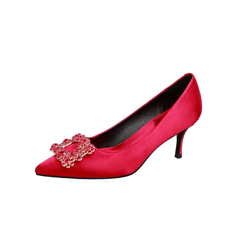 

Grape mother same 2025 spring and autumn satin light mouth square buckle flower diamond thin high heel single shoes women s pointed wedding shoes 40