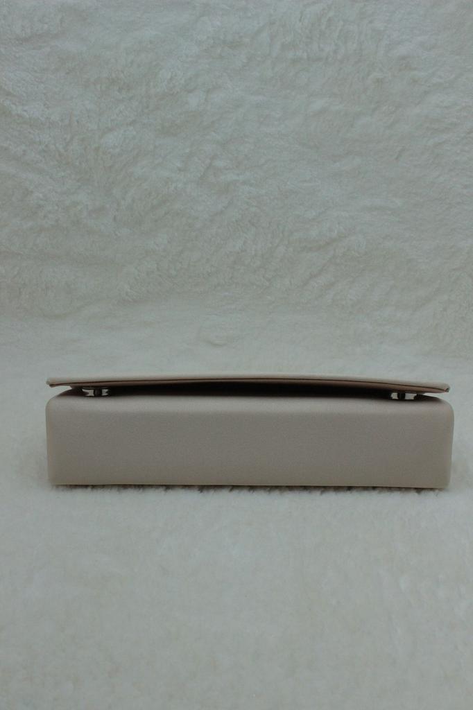 Women's Stylish and Useful Evening Dress Bag Satin Silver Evening Dress Bag Clutch Portfolio Strap Shoulder and Hand Bag 2023