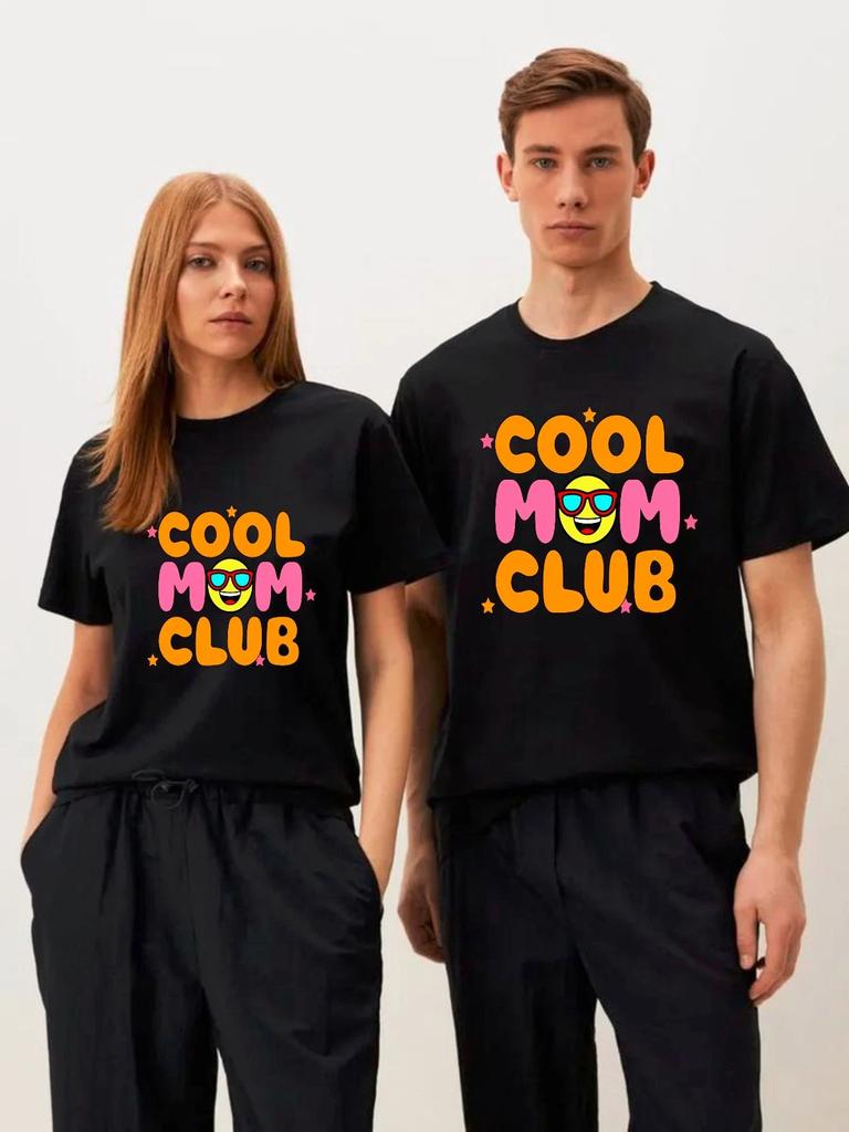 Cool Mom Club Retro Groovy Mama Mothers Day Smiley Face Womens Gift T-Shirt