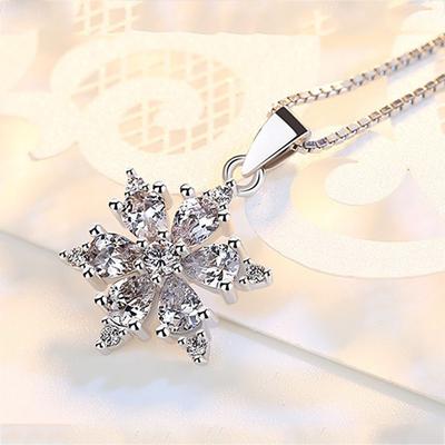 Nuove Collane da Donna in Argento Sterling 925 Moda Ciondolo Fortunato a Fiocco di Neve Moda di Alta Qualità Catena Clavicola Gioielli Lunghezza 45cm