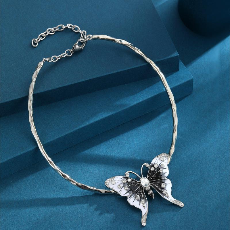 Tide Spice Girl Warning Sweet Cool Crystal Butterfly Necklace Niche Light Luxury Design Choker Neck Chain Collarbone Chain Female