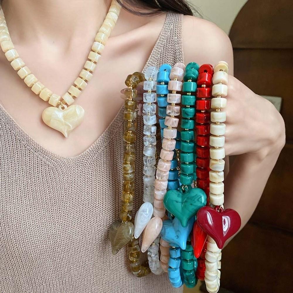 Choker Acrylic Love Heart Necklace Acrylic Sweater Chain Women Clavicle Necklace  Travel