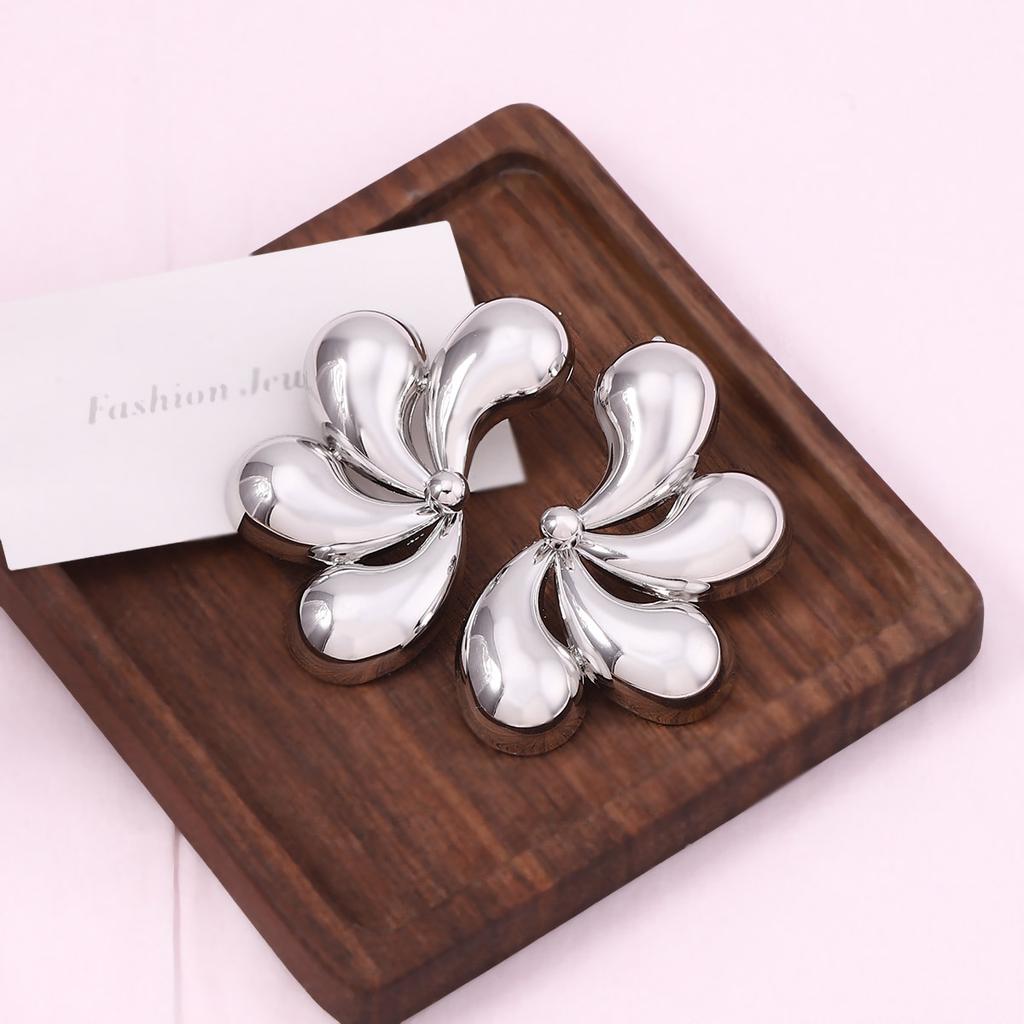 Light Luxury Glossy Tandem Water Drop Petal Personalized Stud Earrings Exaggerated Cold Wind Left and Right High-end Feeling
