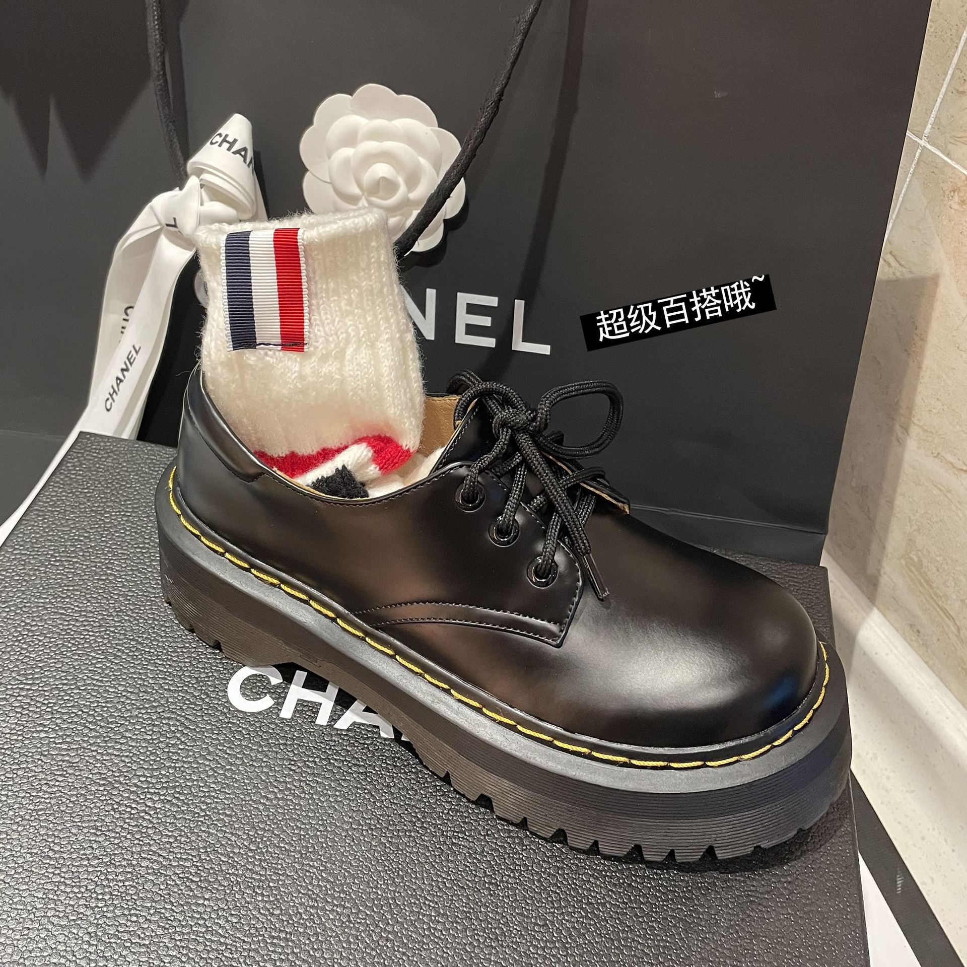 

У Ян Ми есть такие же черные кожаные туфли на толстой подошве для женщин, летние туфли-маффины в британском стиле и туфли Мэри Джейн на шнуровке. 40