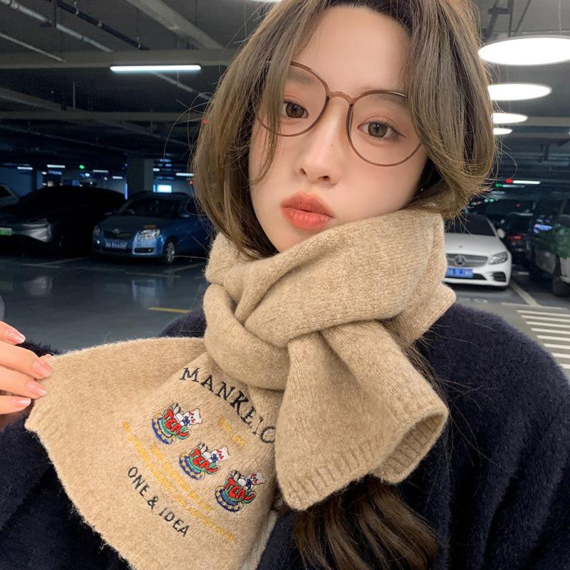 Women's Winter New High-end Warm and Thickened Scarf with Wool Embroidered Bear Knitted Wool Scarf