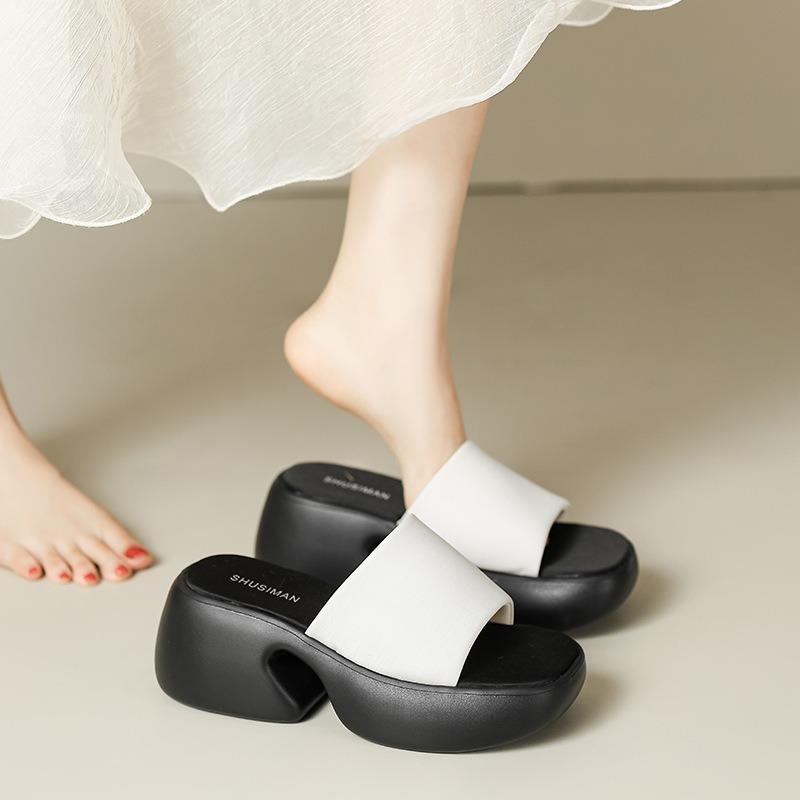 With skirt height-increasing thick-soled one-word slippers silver cool slippers for women's summer wear new high-end high-heeled slippers