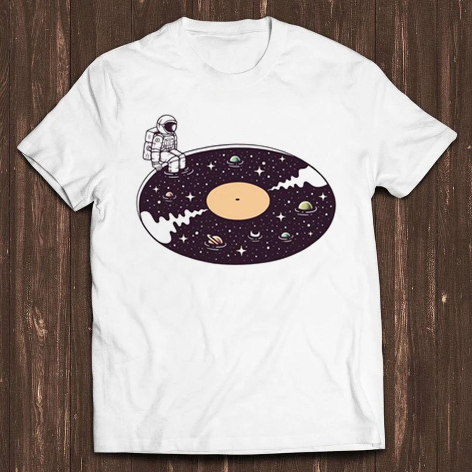 Cosmic Sound Vinly Astronaut Planets Solar System Sun Meme Gift Funny Style Unisex Gamer Cult Movie Music Tee T Shirt C582 4XL
