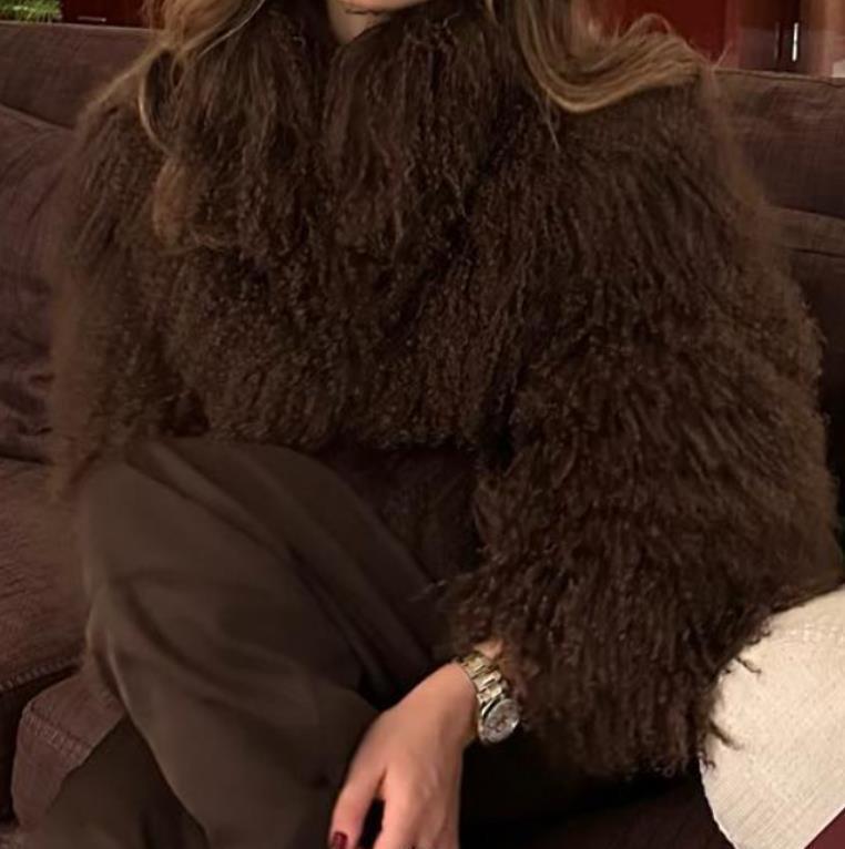 

2024 Женское элегантное меховое пальто однотонной расцветки: Европейский и американский стиль, с длинными рукавами, зимнее тепло Large коричневый